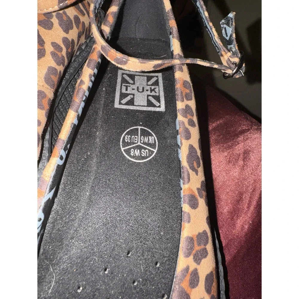 T.U.K leopard pointed